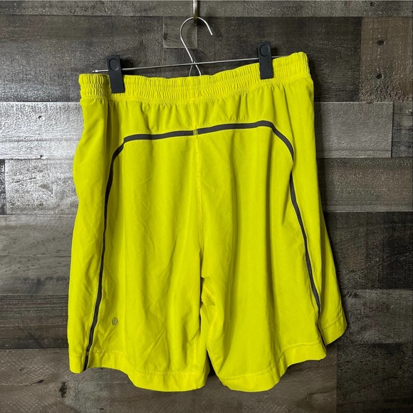 SOLD Lululemon Lined Pace Breaker Shorts Large - Picture 2 of 3